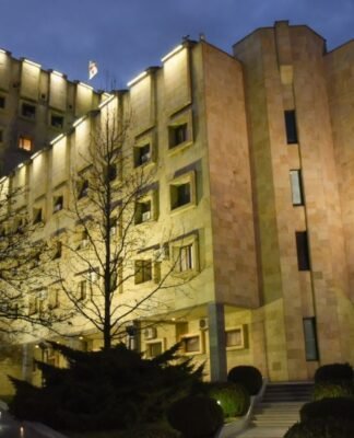 საქართველოს პროკურატურა სანიტარის საქმეზე, რომელმაც საპირფარეშოში იმშობიარა და ახალშობილის მკვლელობა სცადა, ოფიციალურ ინფორმაციას ავრცელებს