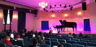 რუსთავის პირველი მუსიკალური სასწავლებლის დარბაზი გაიხსნა