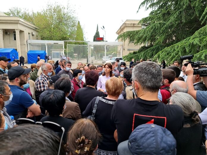 lacabidze azoti aqcia