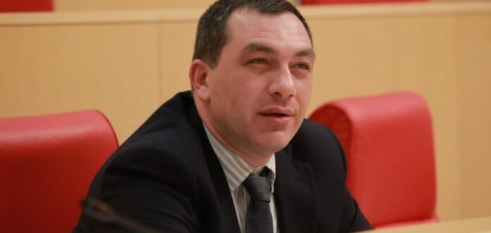 57403982bdf7ed6ed62b1a7ea8b892b4