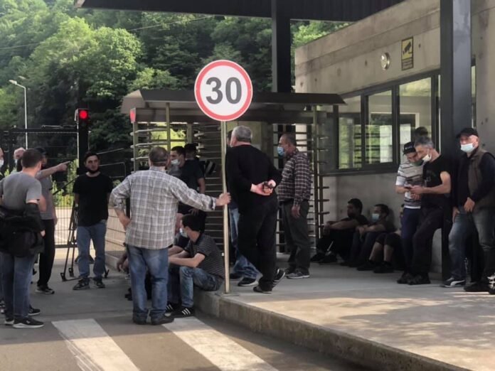 1621671232-aqcia-nabeghlavi1