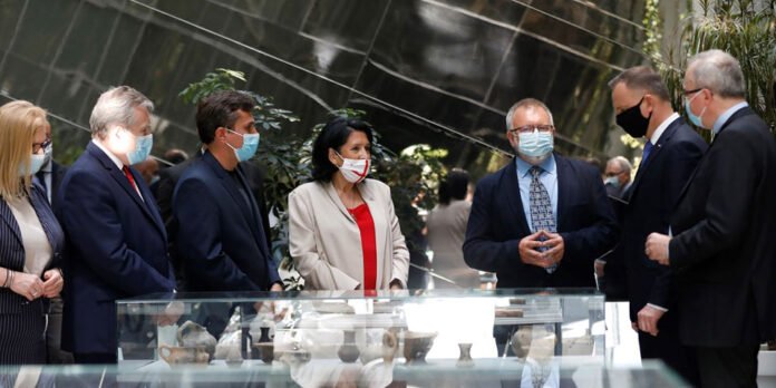 1622116878-ShowImage-1