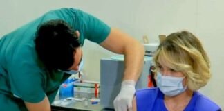 პარლამენტის წევრები “სინოფარმით” იცრებიან