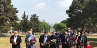 რუსთავში II მსოფლიო ომში დაღუპულთა მემორიალი ყვავილებით შეამკეს
