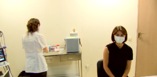 ნინო ლაცაბიძე “სინოფარმით” აიცრა