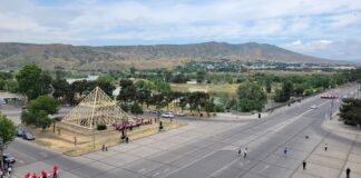 მარჯვენა და მარცხენა სანაპიროს დამაკავშირებელი ხიდი გადაკეტილია