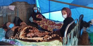 ჭიათურაში პროტესტის ნიშნად კიდევ სამმა ქალმა პირი ამოიკერა