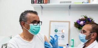 ჯანმოს ხელმძღვანელი კოვიდვაქცინით აიცრა