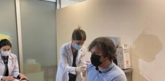 ირაკლი კობახიძე ჩინური Sinopharm-ით აიცრა