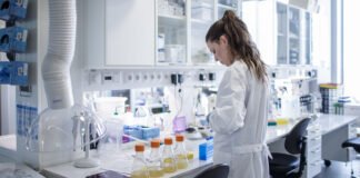 აშშ-მ 12 წლის და უფროს პაციენტებში კორონავირუსის სამკურნალოდ “სოტროვიმაბი” დაამტკიცა