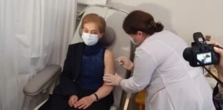 ხათუნა ზახაშვილი „სინოფარმით“ აიცრა