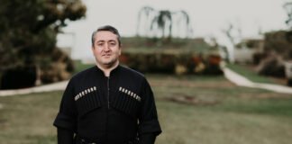 გარდაიცვალა „ქართული ხმების“ სოლისტი ზურაბ ბაკურაძე