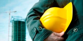 მეოთხე სართულზე აივნის ჩამონგრევის შედეგად მუშები დაშავდნენ