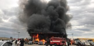 რუსთავის ავტობაზრობაზე ხანძარია