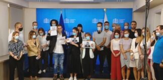 უწყებათშორისი საბჭოს სხდომის შემდეგ, ჟურნალისტებმა პროტესტი გამოხატეს