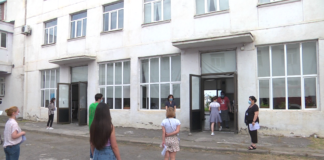 რუსთავში საგამოცდო პროცესს შეფასებისა და გამოცდების ეროვნული ცენტრის დირექტორი გაეცნო