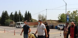 ბოლნისის მუნიციპალიტეტში აგვისტოს ომში დაღუპული გმირები გაიხსენეს