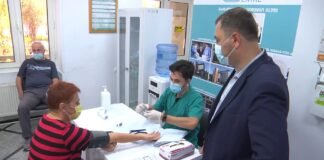 ქალაქის მერი რუსთავის კოვიდკლინიკებსა და ვაქცინაციის ცენტრებში იმყოფებოდა