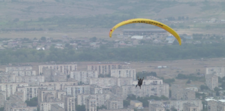 “გირჩის” რუსთავის პარტიული სიის პირველი ნომერი იაღლუჯიდან პარაპლანით გადმოხტა