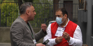 ხმაური საოლქო საარჩევნო კომისიასთან – “პლატფორმა 2020” რუსთავში დარღვევებზე საუბრობს