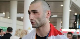 ლაშა გურულმა მსოფლიო ჩემპიონატზე პირველი ბრძოლა მოიგო