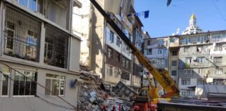 ბათუმში ჩამონგრეული კორპუსის ნანგრევებში კიდევ სამ ადამიანს ეძებენ