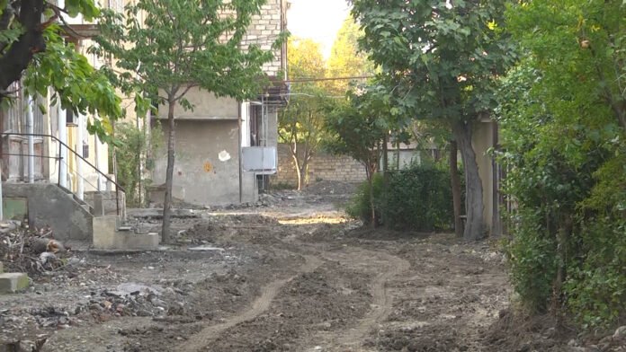 s.00_04_19_16.Still007