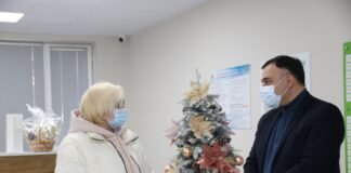 გოგი მეშველიანმა ბოლნისში კოვიდ ცენტრის თანამშრომლებს დამდეგი ახალი წელი მიულოცა