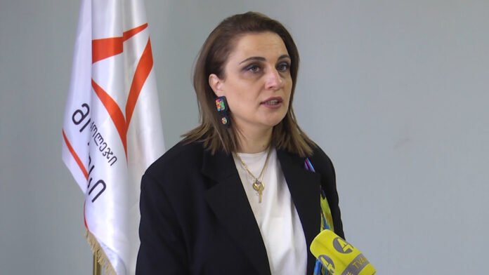 Sequence 14.00_03_25_22.Still001