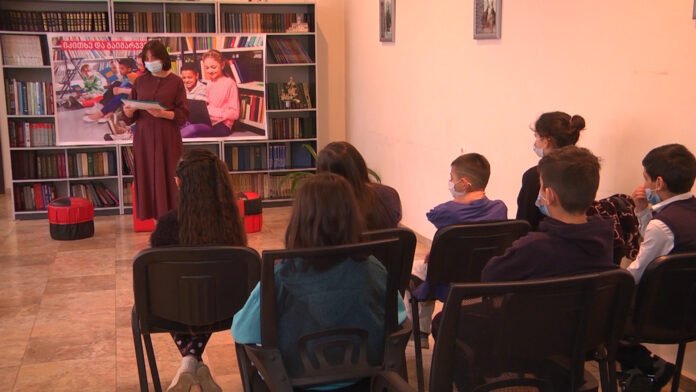 gvantsa.00_05_26_15.Still014