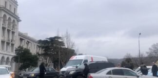 კოსტავას ქუჩაზე ავტოსაგზაო შემთხვევა მოხდა