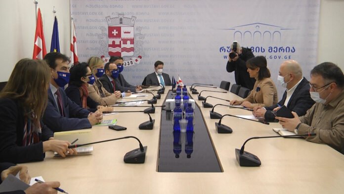 Sequence 01.00_02_16_06.Still002