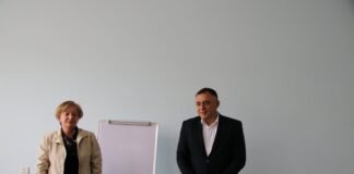 გოგი მეშველიანი სოფელ დარბაზში ქართული ენის სწავლებას დაესწრო