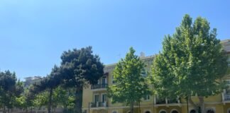 კოსტავას ქუჩაზე ბეტონის დასხმა მიმდინარეობს