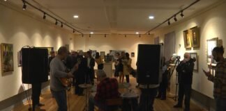 ნიკო ფიროსმანის სახელობის სკოლაში საგაზაფხულო გამოფენა გაიმართა