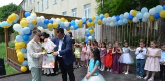 კობა მურადაშვილმა ბავშვებს ნინოობა და ბავშვთა დაცვის საერთაშორისო დღე მიულოცა