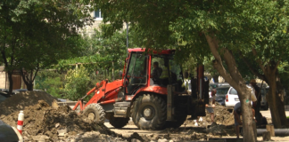 მე-19 მიკრორაიონში გარე საკანალიზაციო მილების რეაბილიტაცია მიმდინარეობს