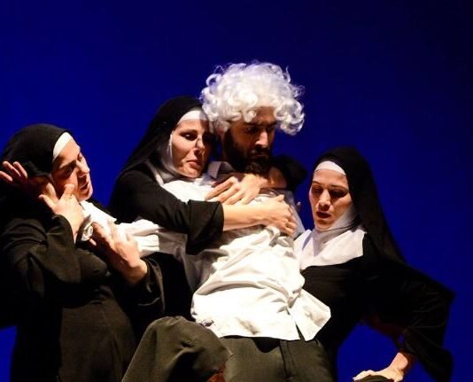 რუსთავის თეატრმა სეზონი დახურა