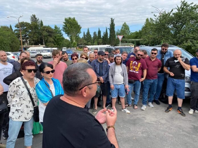 A1C19656-28CB-4520-A1E9-F556B90F6DF4