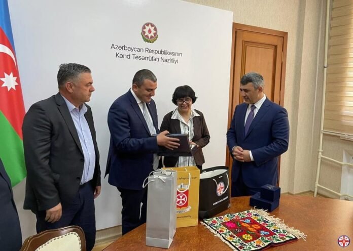 AD4325B2-3D61-45EB-AC1F-04940A2B71A1