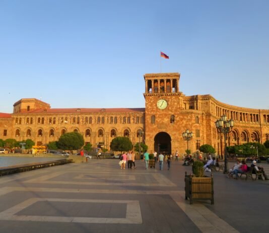 ერევნის მერის ინიციატივით, მუშაობის ადრე დასაწყებად ქალაქს დილის 7 საათზე მუსიკა გააღვიძებს