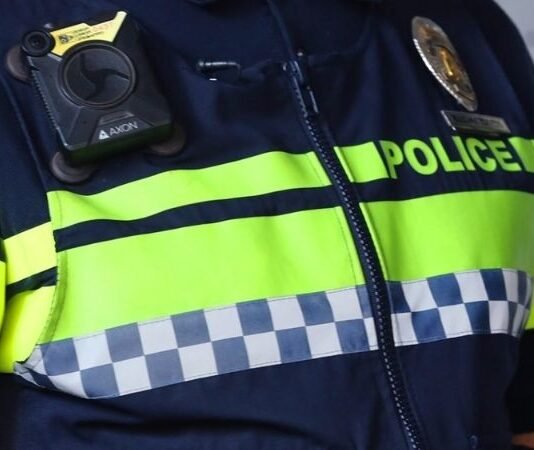 შინაგან საქმეთა სამინისტრომ პოლიციელზე ჯგუფურად თავდასხმის ბრალდებით 4 პირი დააკავა