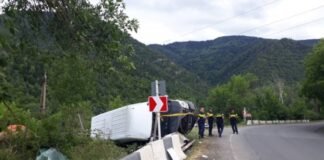 ბორჯომში საზოგადოებრივი ტრანსპორტი გადაბრუნდა