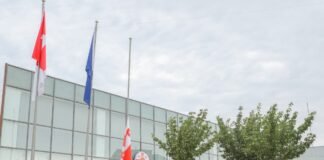 სახელმწიფო რწმუნებულის ადმინისტრაციის შენობაზე სახელმწიფო დროშა დაეშვა