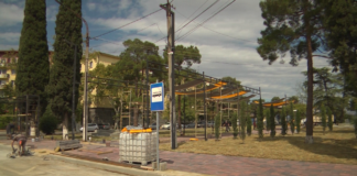 გმირთა მემორიალის მიმდებარედ სკვერების სარეაბილიტაციო სამუშაოები გრძელდება