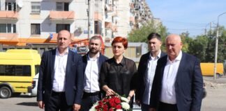 საკრებულოს წევრებმა 27 სექტემბერს გმირულად დაღუპულ ჟიული შარტავას ხსოვნას პატივი მიაგეს