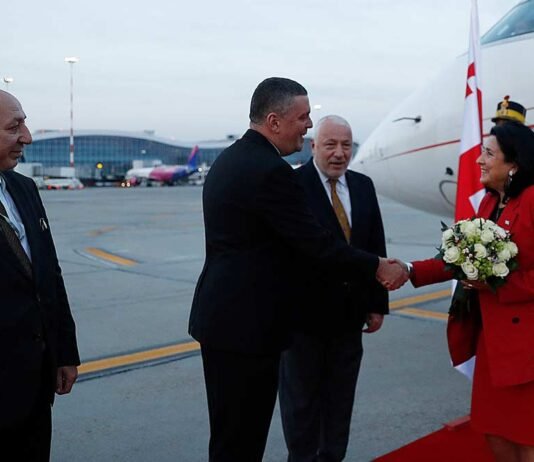 საქართველოს რუმინეთში პრეზიდენტის სალომე ზურაბიშვილის ოფიციალური ვიზიტი დაიწყო