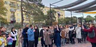 ღია საგამოფენო სივრცეში ლაშა კალანდაძის ნამუშევრების გამოფენა გაიმართა