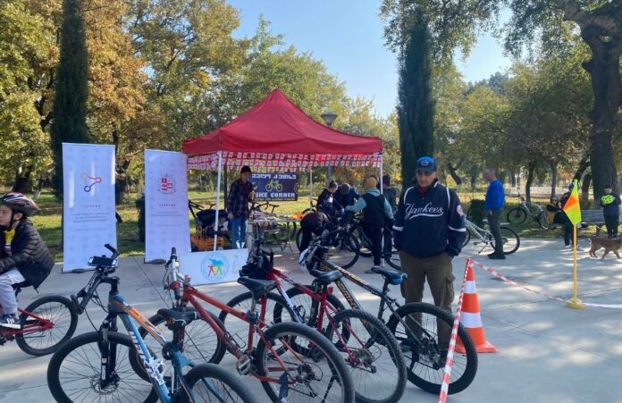 6D27DA19-DA8D-4A77-817C-A6F4A404AE42