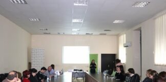 გარდაბნის მუნიციპალიტეტის მერიის საკონფერენციო დარბაზში სოციალური სერვისების კვლევის შედეგების განხილვა გაიმართა
